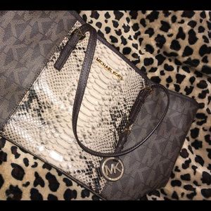 Michael Kors Tote❤️SOLD❤️